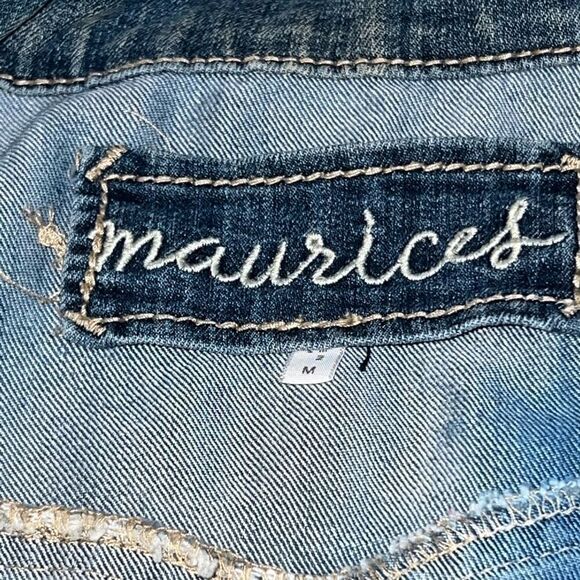 Maurice’s Wash Jean Jacket adorned with assorted patches women's medium - Picture 15 of 15
